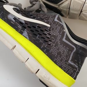 Nike Free TR Fit 4 black running shoes size 7 🖤